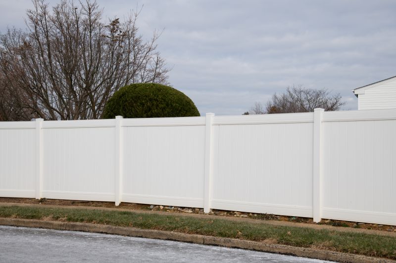Vinyl Fence Replacement in South Houston, TX